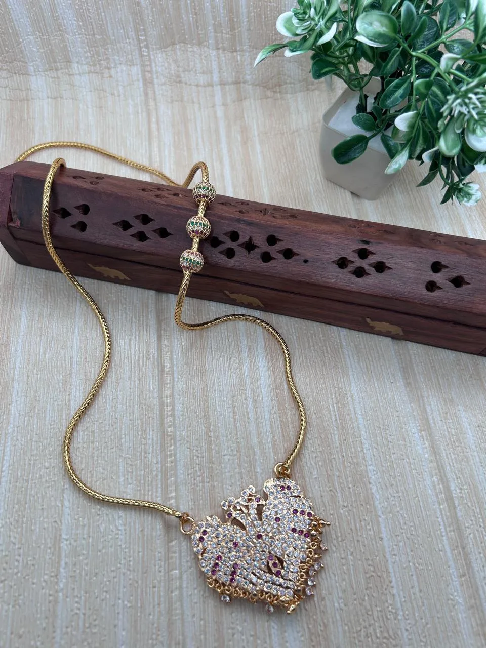 Chain With Pendant  -  Gold